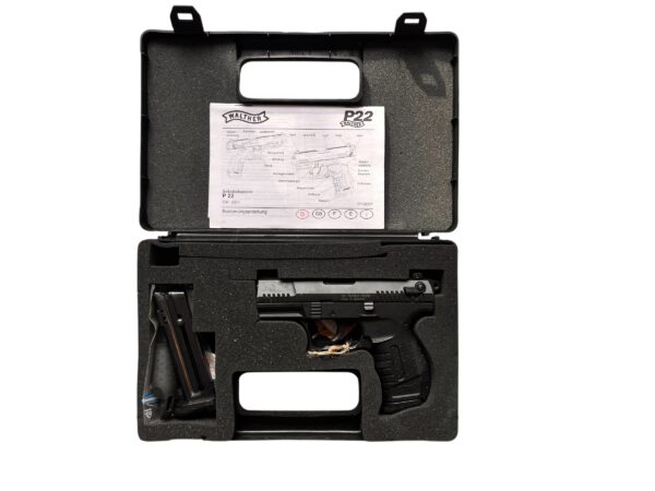 Pistolet Walther P22 kaliber .22 LR, z polimerowym szkieletem.