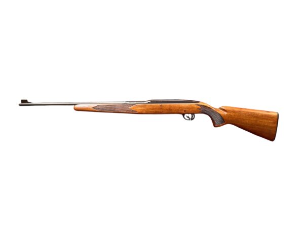 Karabin Winchester 490 kaliber .22 LR, rzadki model zaprojektowany przez Walthera.
